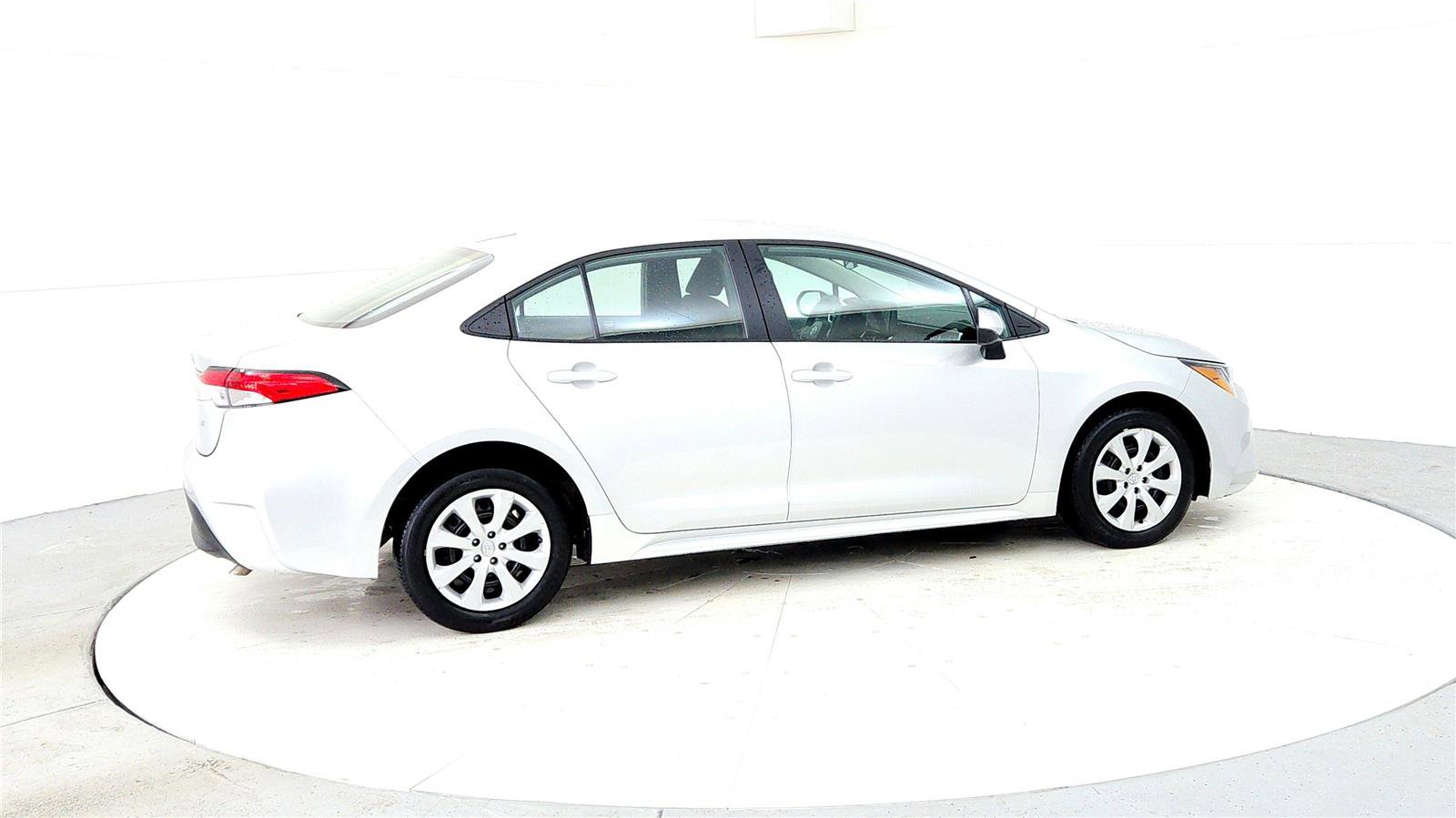 Used 2023 Toyota Corolla LE image 6
