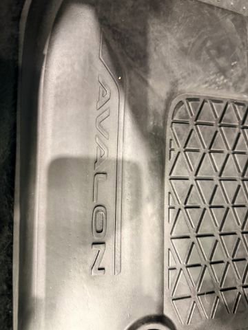 Used 2022 Toyota Avalon XLE w/ Moonroof Package image 21