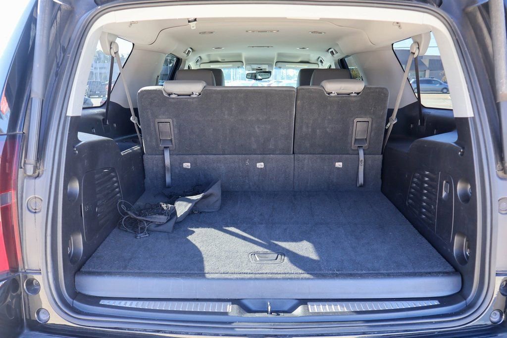 Used 2018 Chevrolet Suburban LT image 25