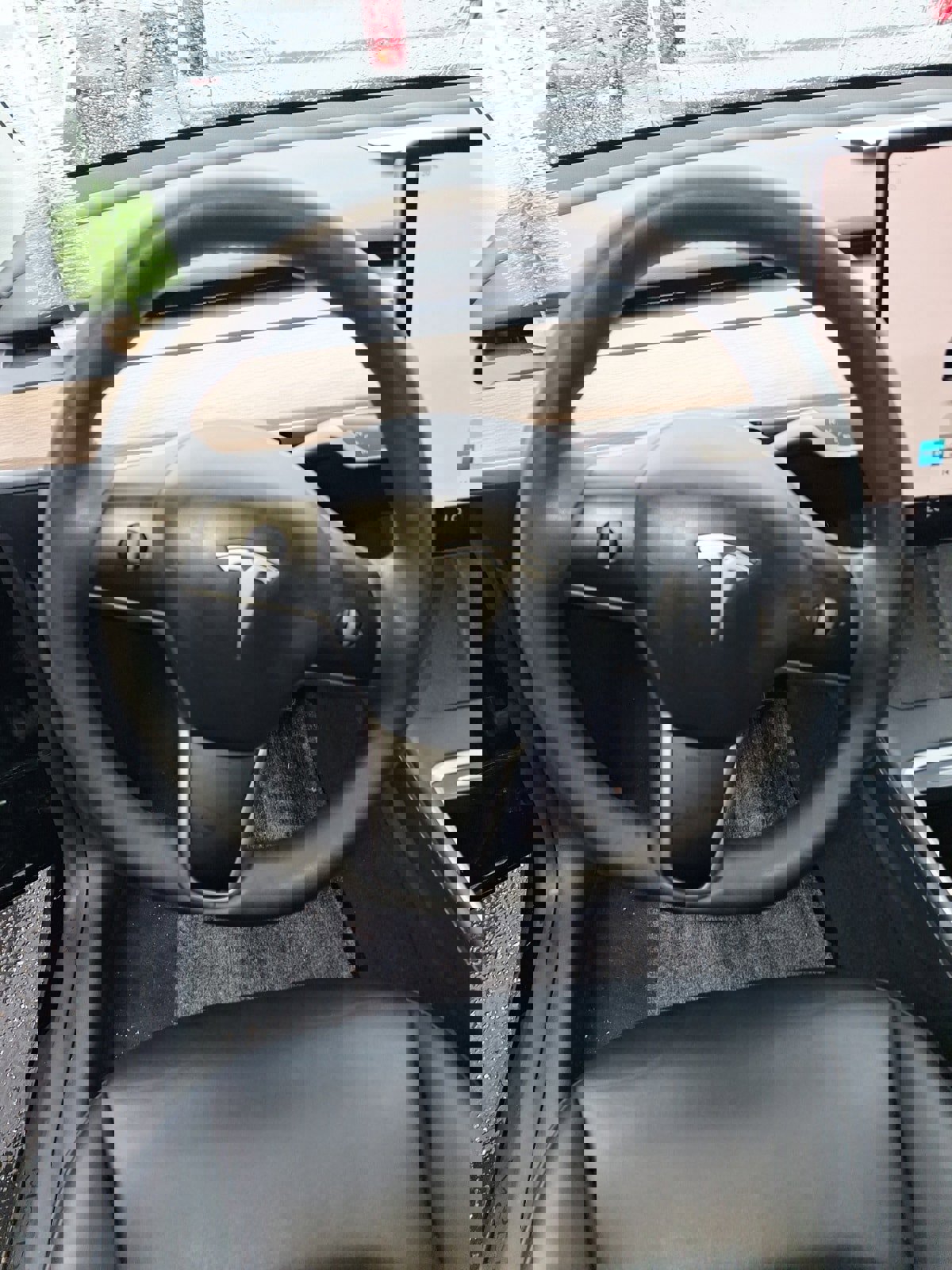 Used 2023 Tesla Model Y Long Range image 8