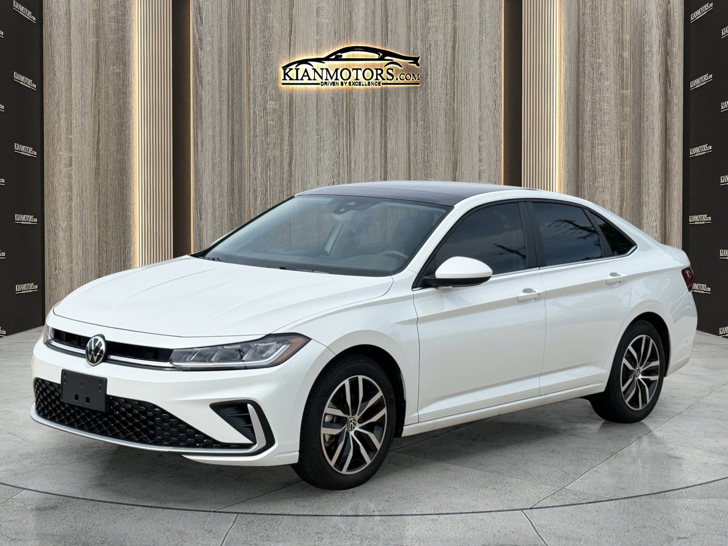 Used 2025 Volkswagen Jetta SE FWD image 4