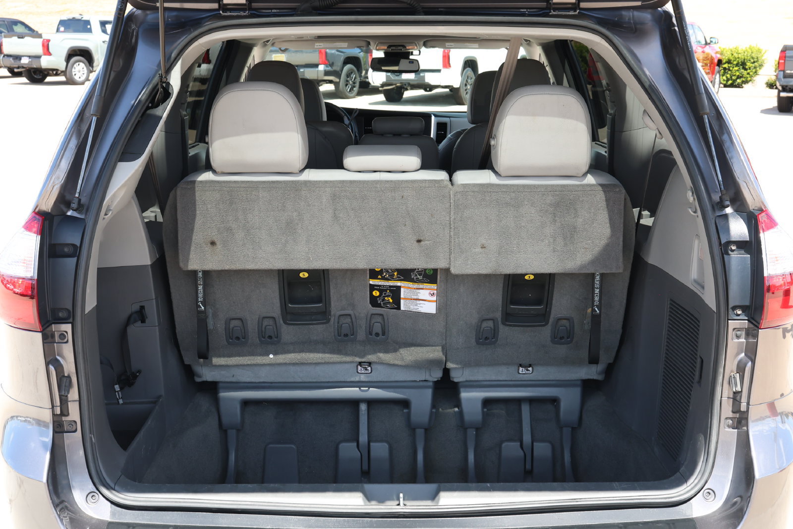 Used 2019 Toyota Sienna XLE FWD image 35