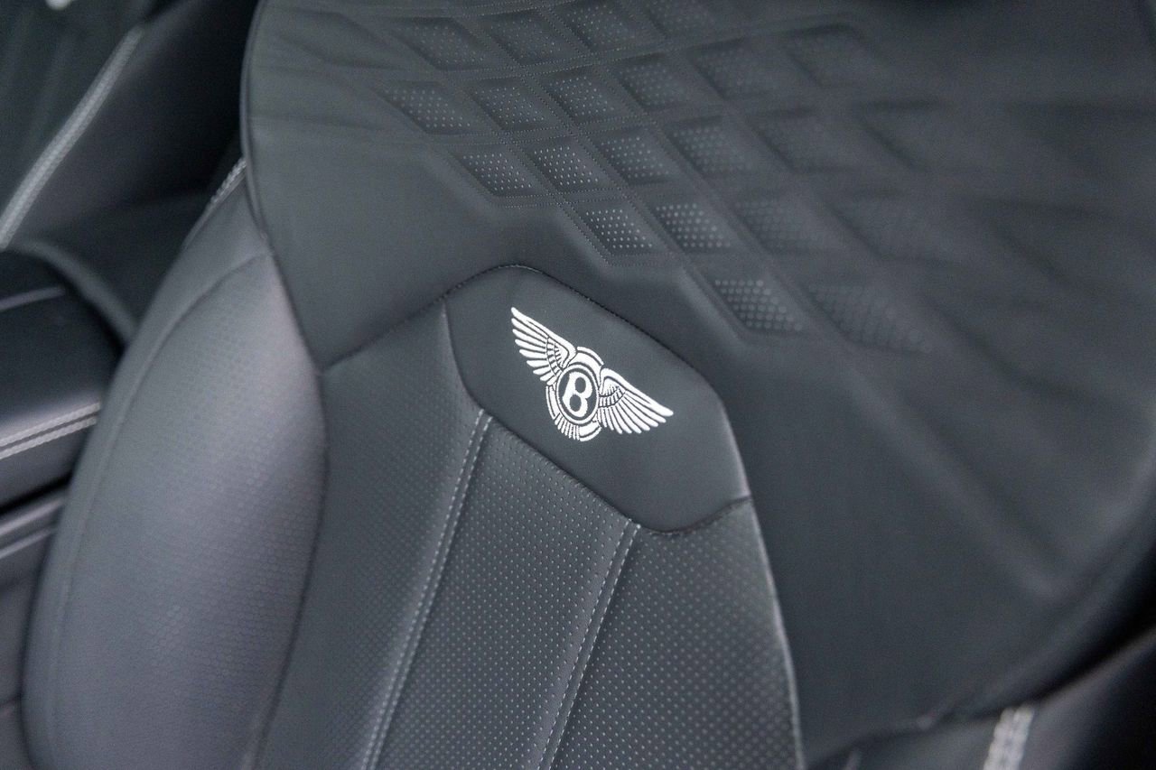 Used 2024 Bentley Bentayga AWD/4WD image 22