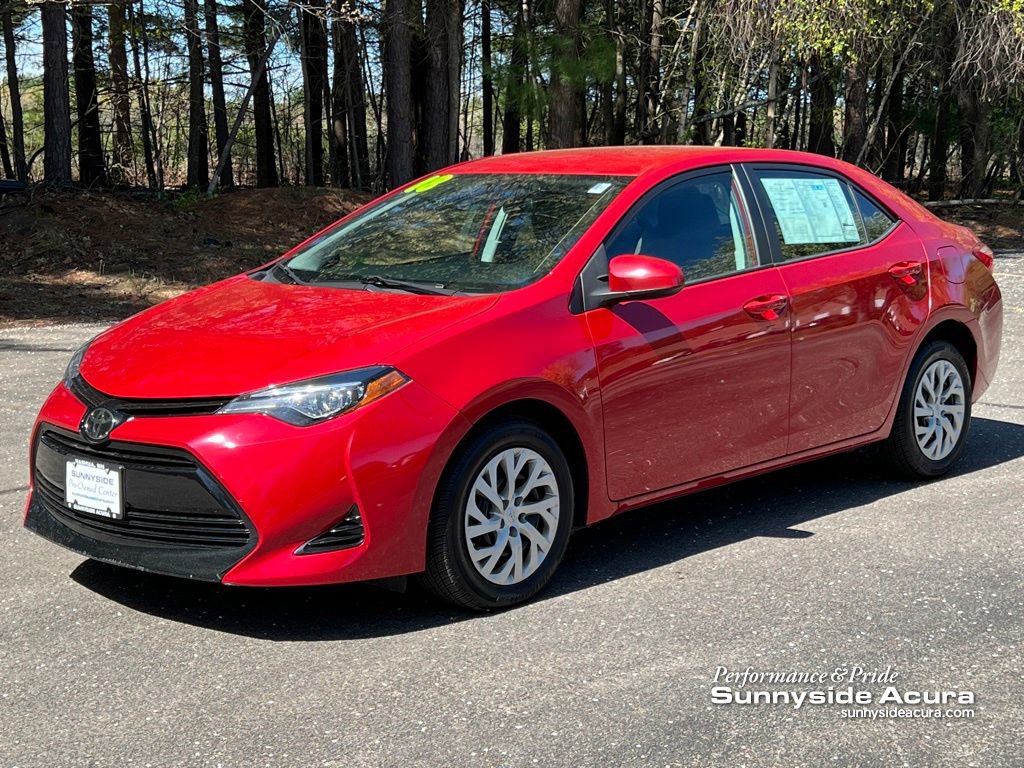 Used 2018 Toyota Corolla LE FWD image 1