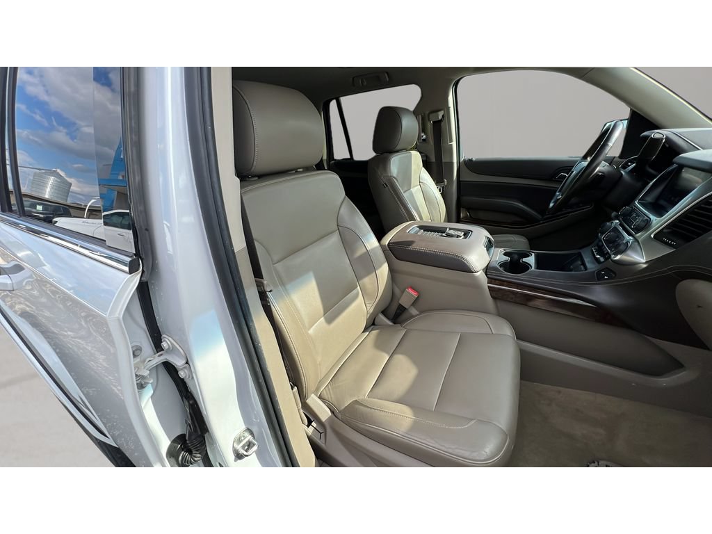 Used 2017 Chevrolet Tahoe LT w/ Luxury Package AWD/4WD image 32