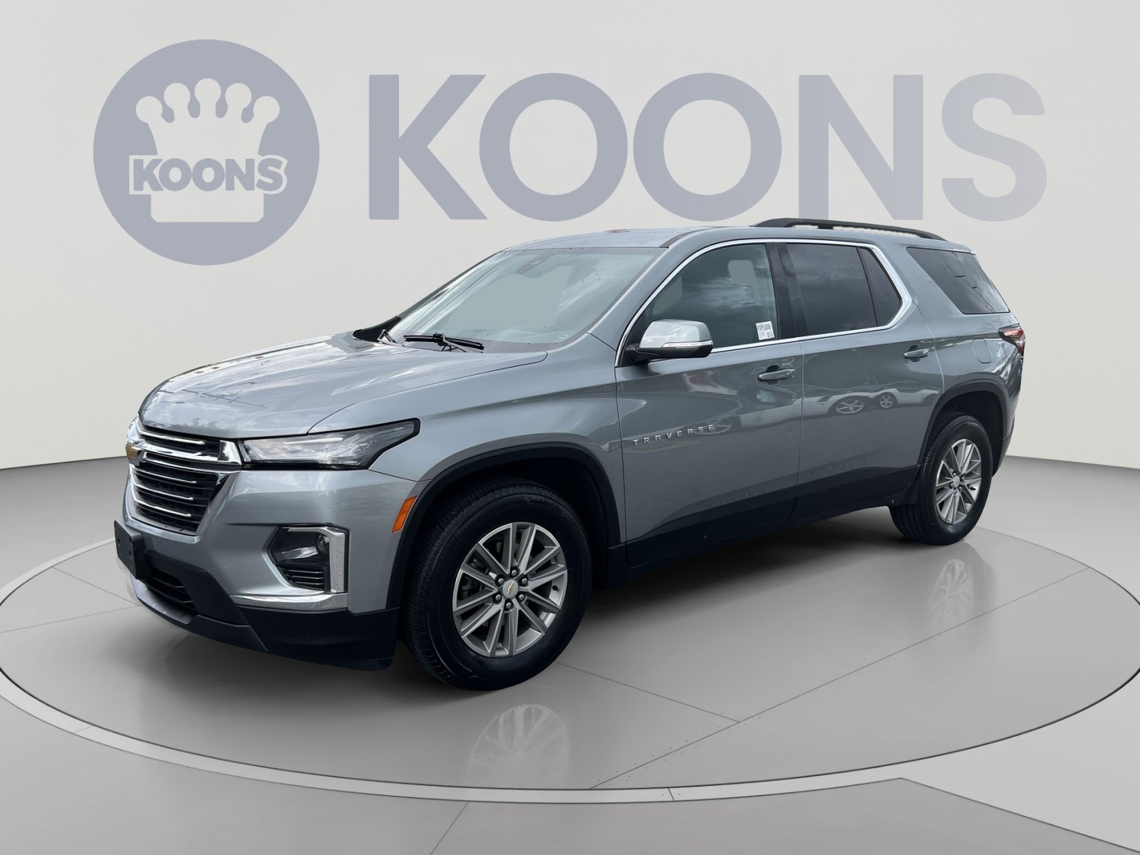 Used 2023 Chevrolet Traverse LT
