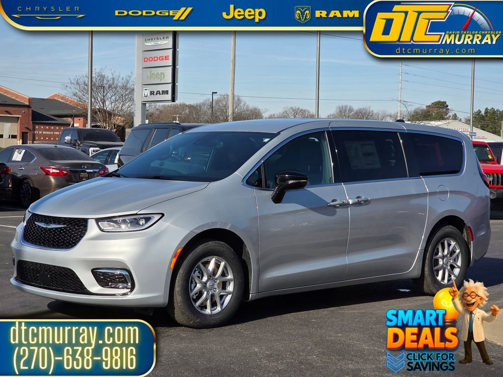 New 2026 Chrysler Pacifica Select image 3