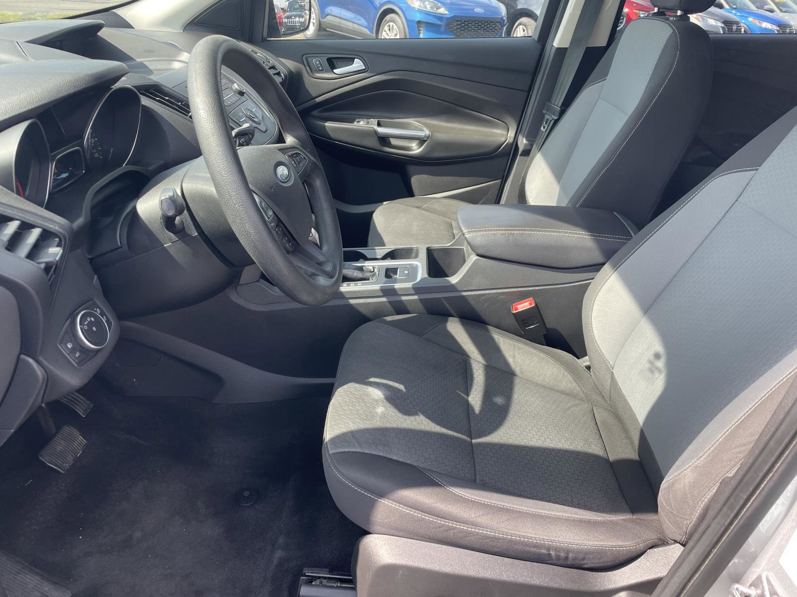 Used 2018 Ford Escape SE FWD image 5