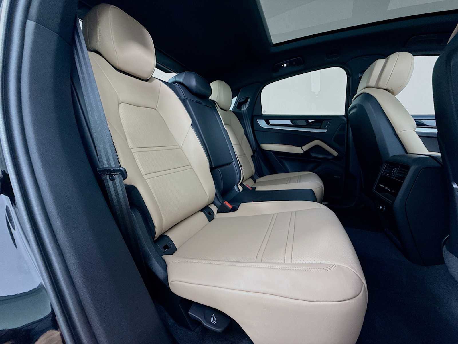 New 2026 Porsche Cayenne image 29