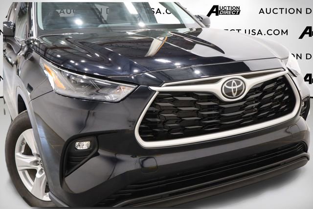 Used 2024 Toyota Highlander LE image 45