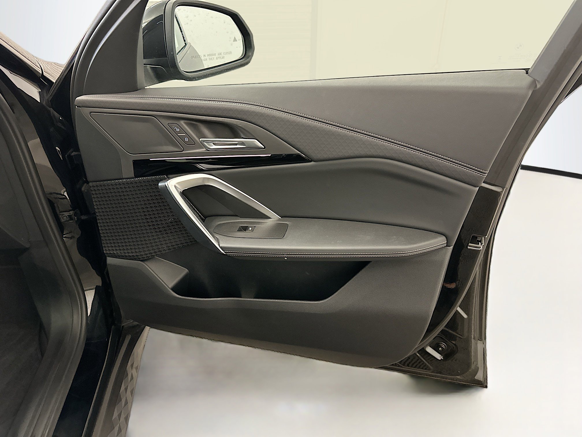 Used 2025 BMW X2 xDrive28i image 34