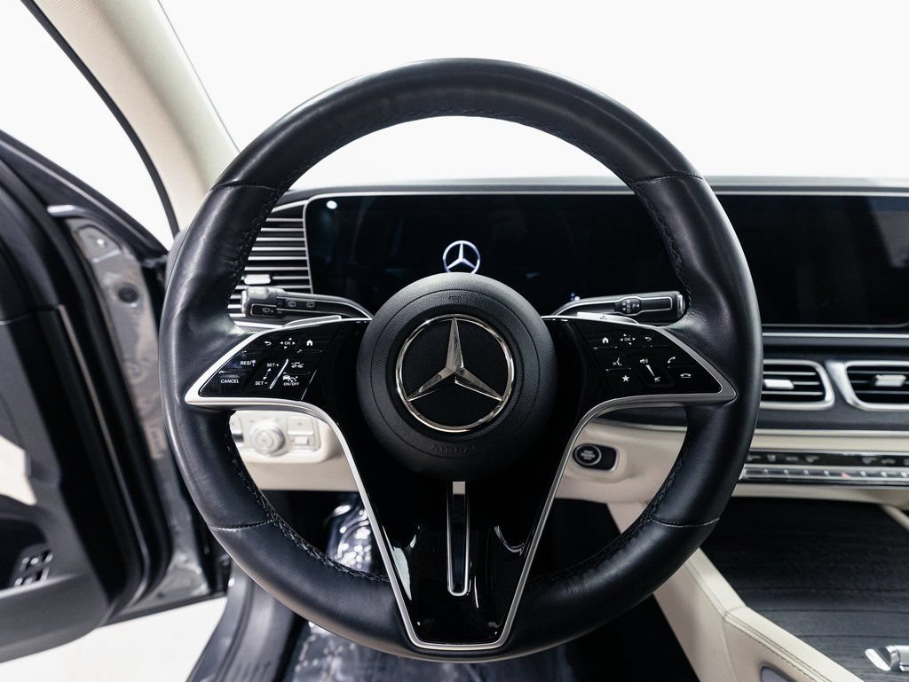 Used 2025 Mercedes-Benz GLE 450e 4MATIC w/ Driver Assistance Package image 12