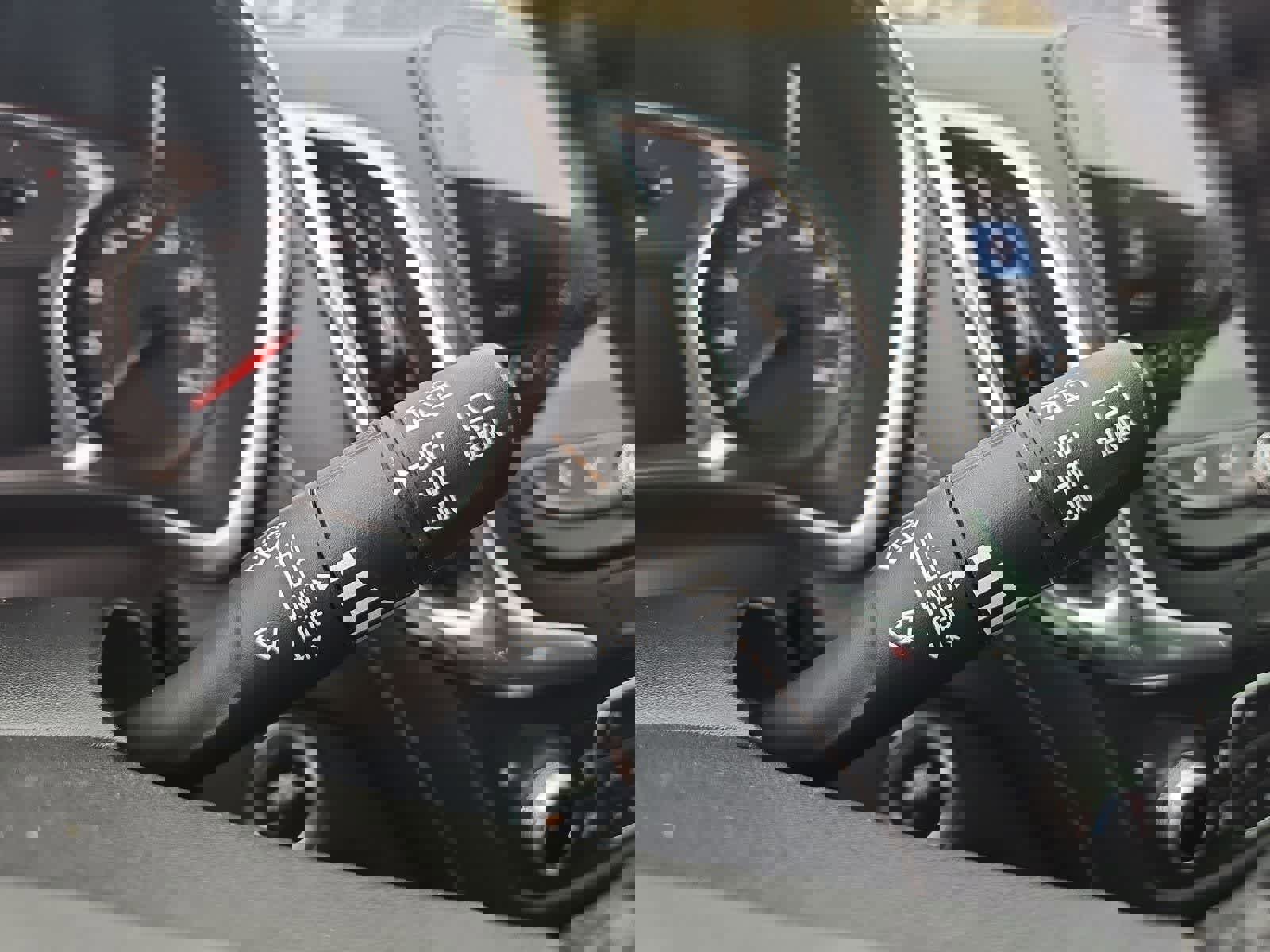 Used 2020 Chevrolet Equinox Premier image 25