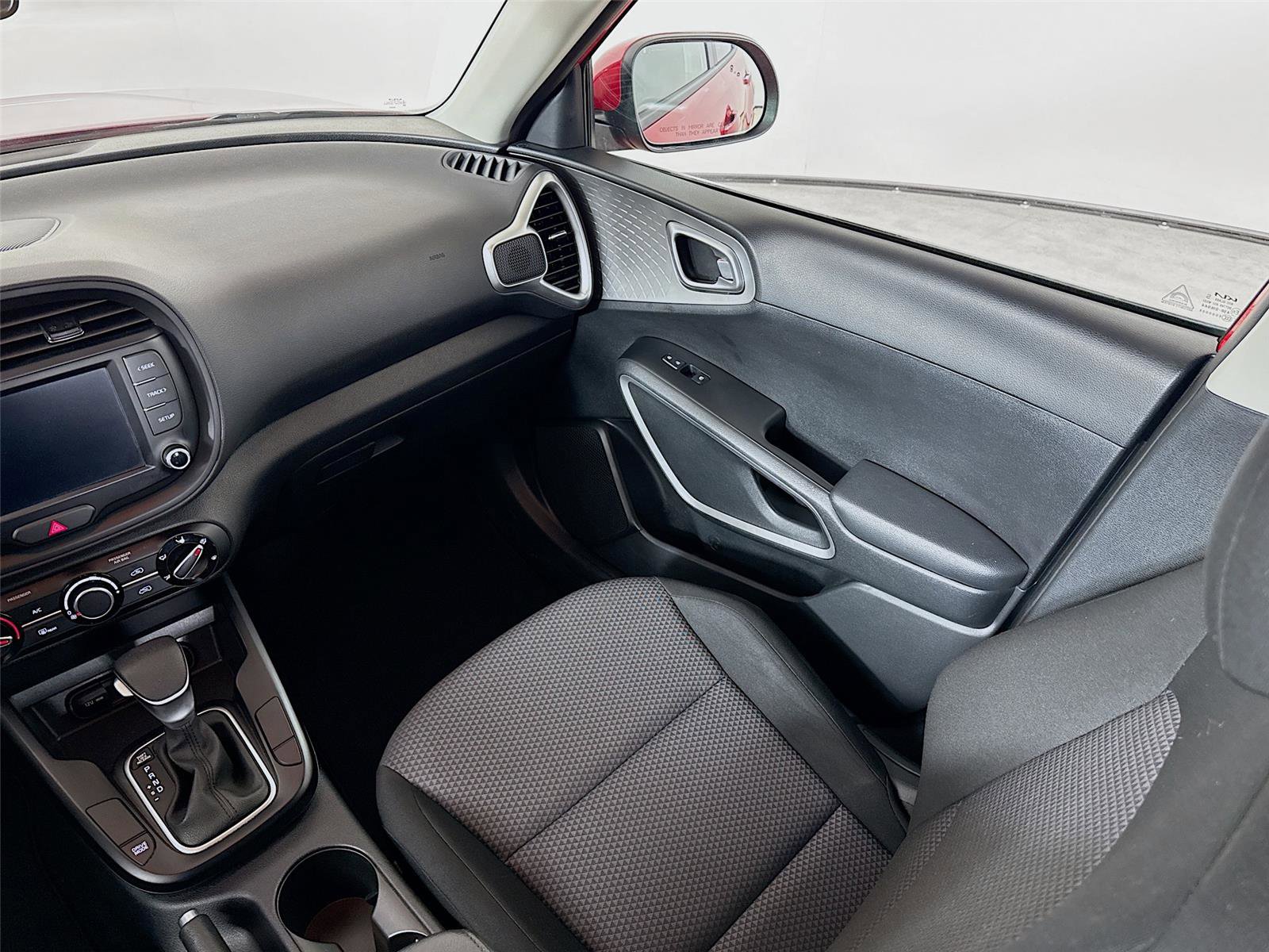 Used 2024 Kia Soul LX w/ LX Technology Package image 30