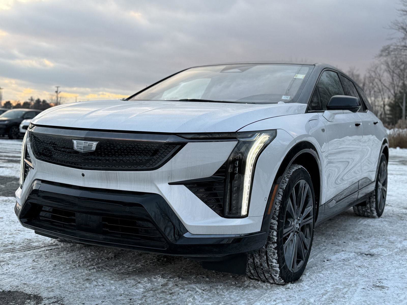 New 2025 Cadillac Optiq Sport 2 image 9