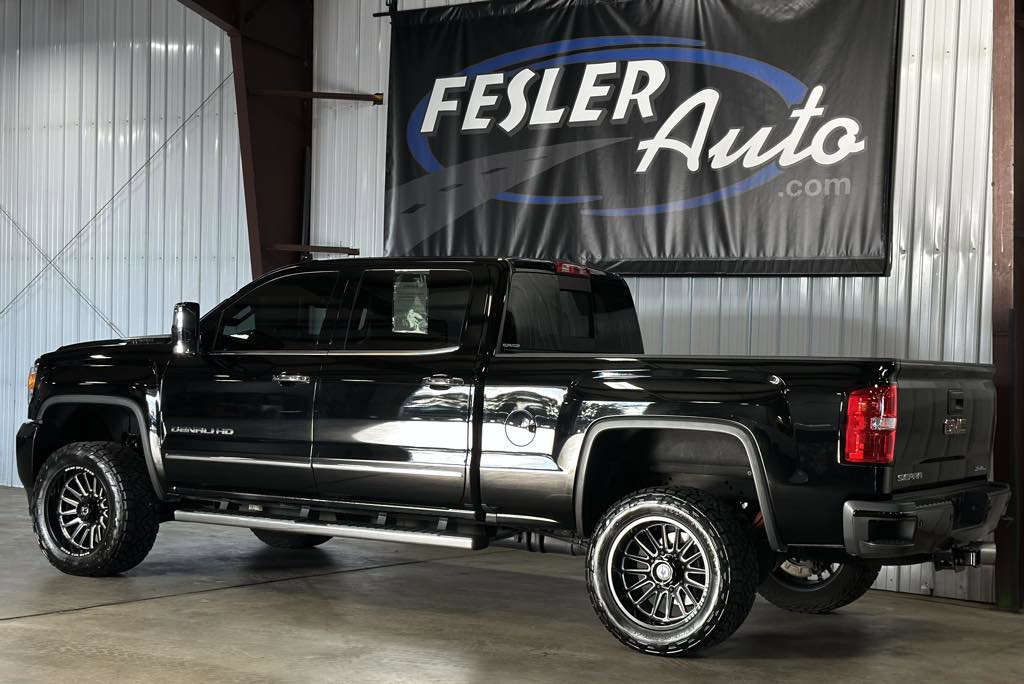 Used 2017 GMC Sierra 2500 Denali w/ Duramax Plus Package image 29
