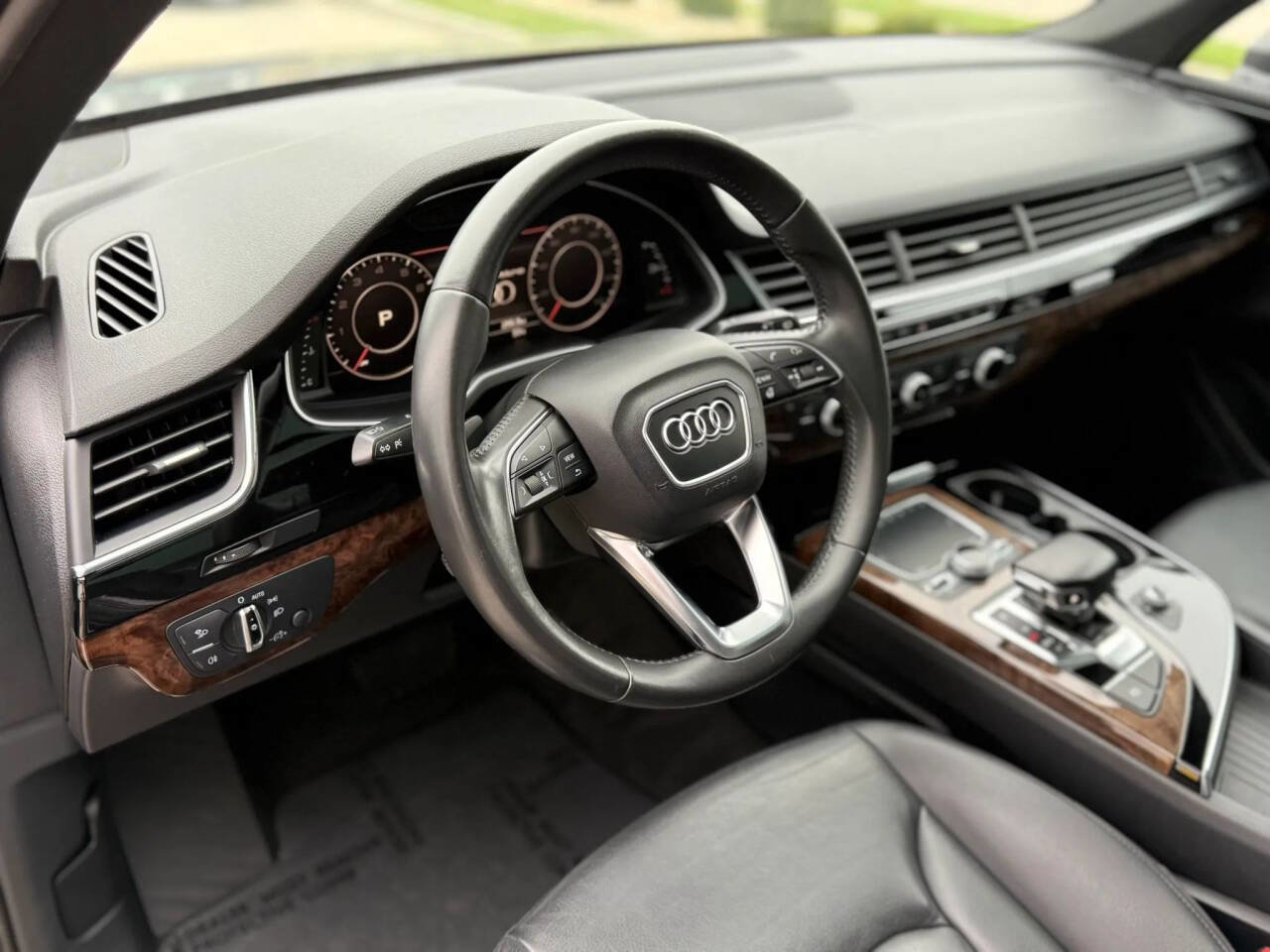 Used 2017 Audi Q7 3.0T Premium Plus image 11