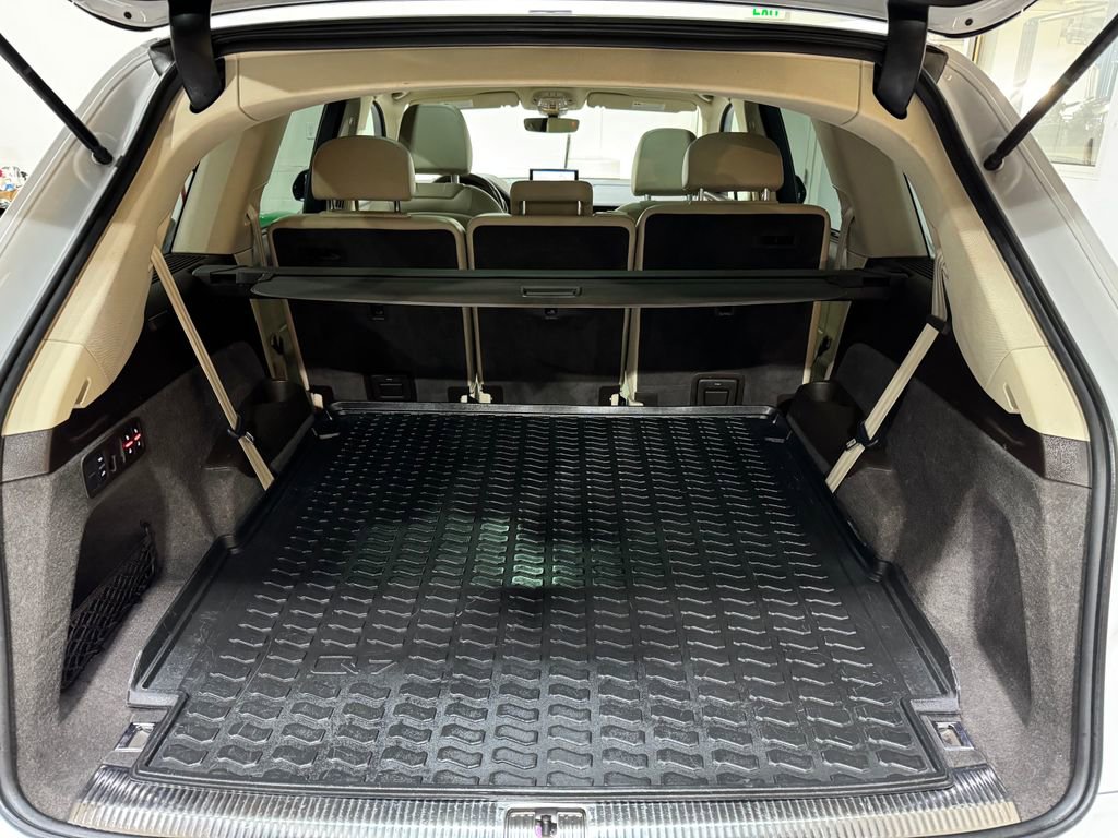 Used 2018 Audi Q7 3.0T Prestige w/ Prestige Package image 29