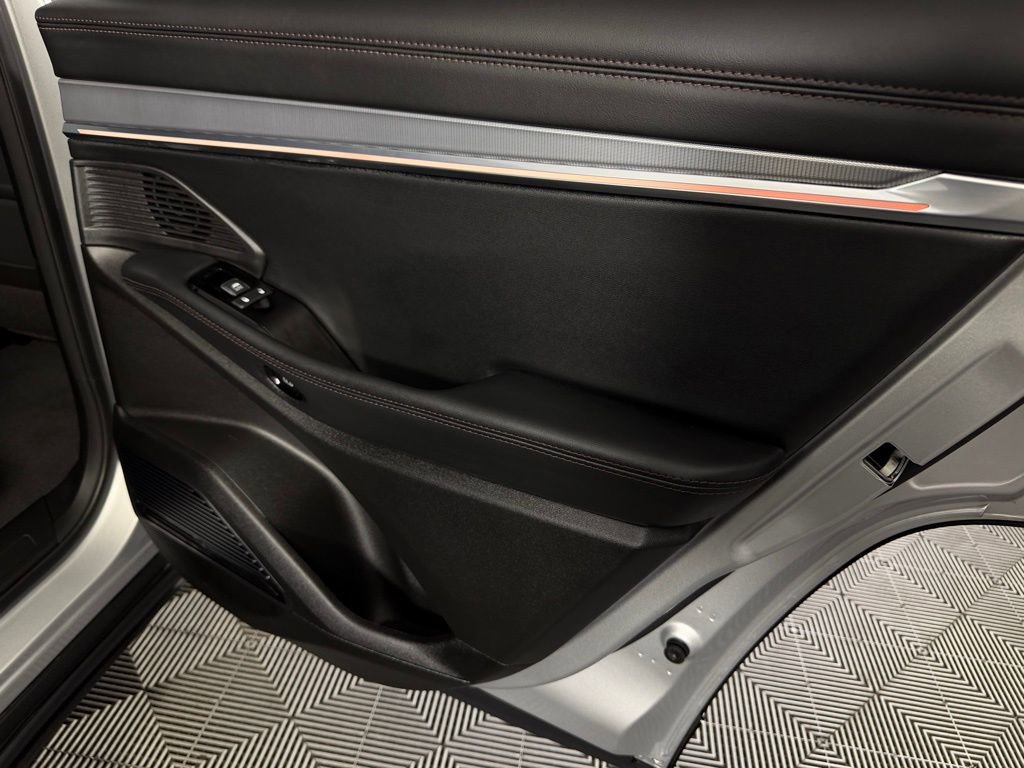 Used 2025 Jeep Wagoneer S Launch Edition image 33