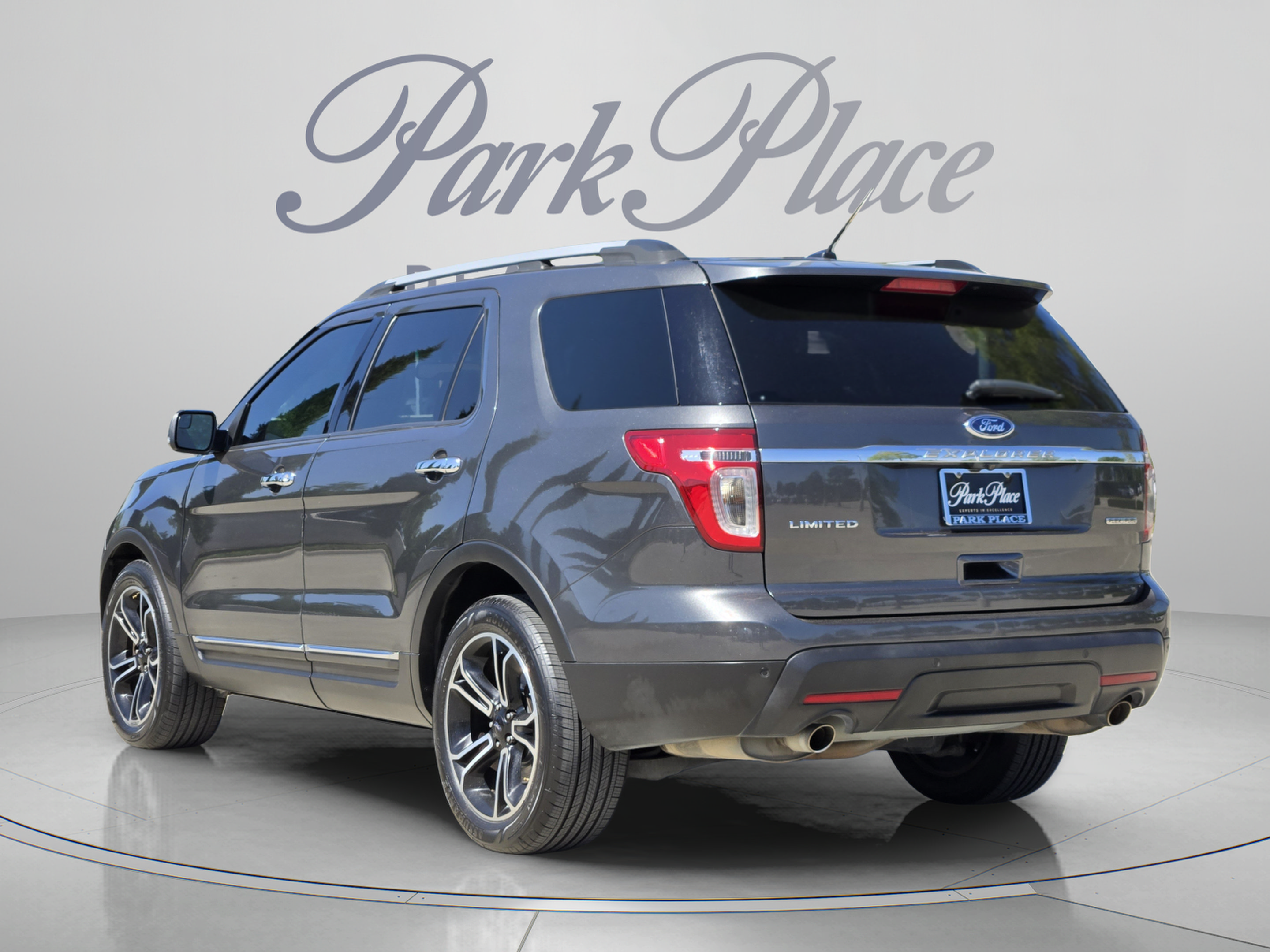 Used 2015 Ford Explorer Limited w/ Equipment Group 301A FWD image 3