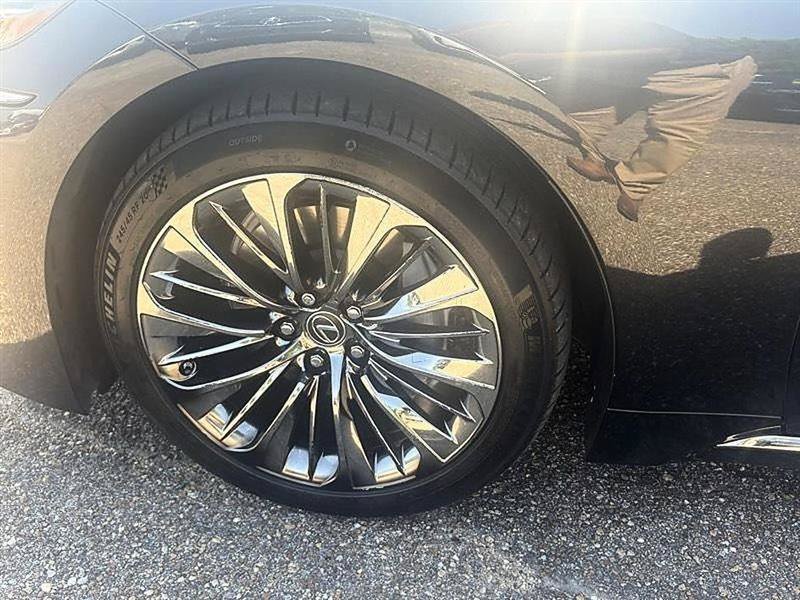 Used 2018 Lexus LS 500 w/ Interior Upgrade Package RWD image 39