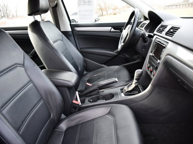 Used 2015 Volkswagen Passat 1.8T Limited Edition image 24