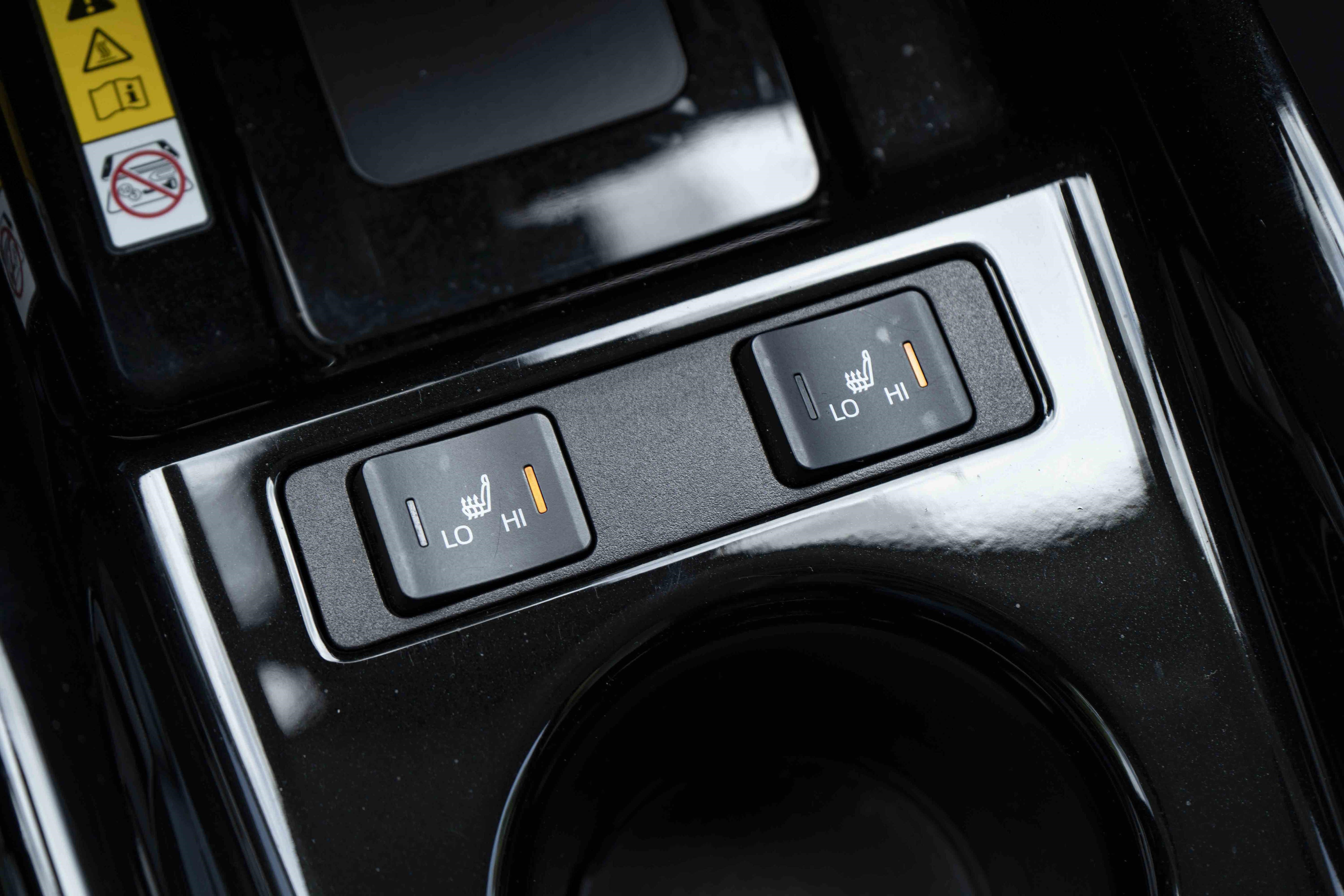 Used 2022 Toyota Prius Prime XLE image 37