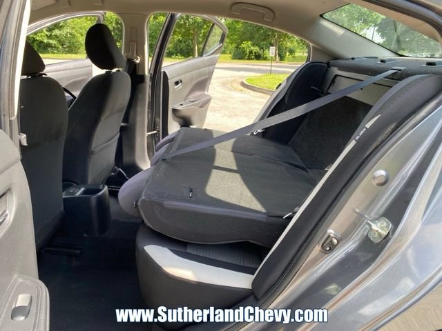 Used 2021 Nissan Versa SV FWD image 33