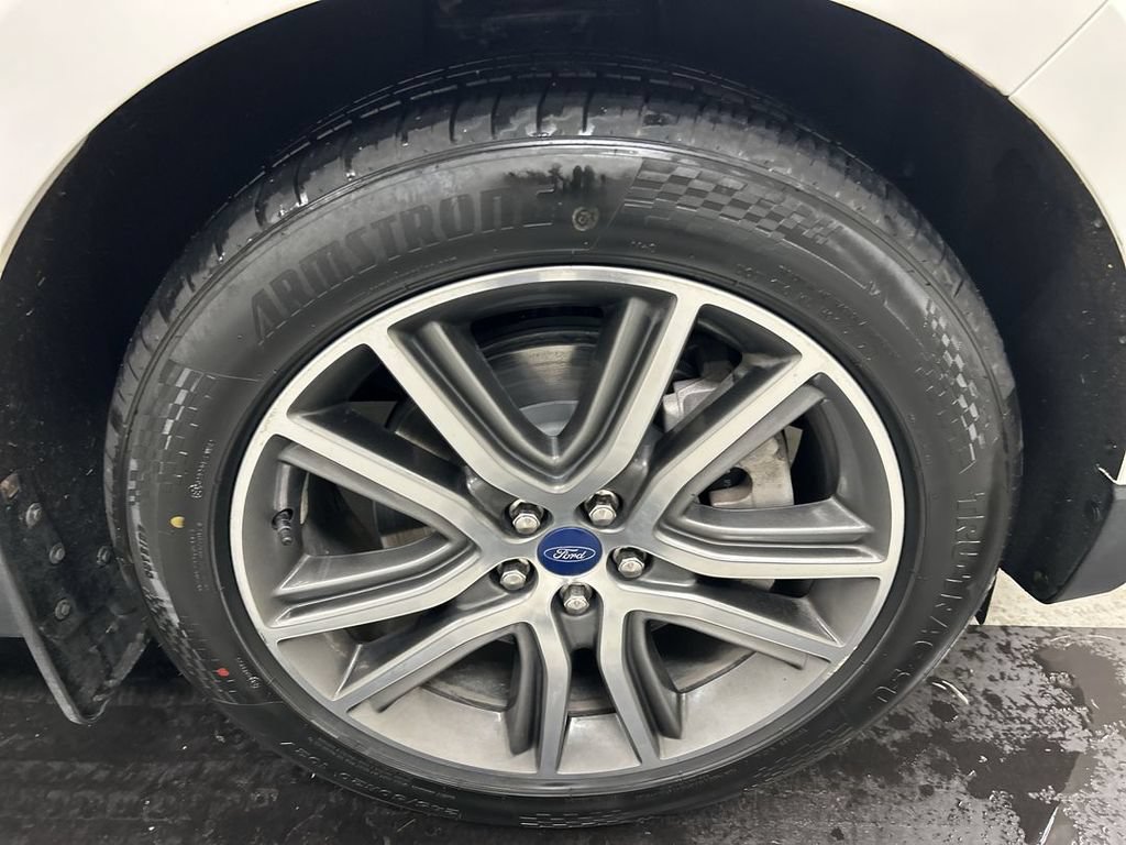 Used 2022 Ford Edge Titanium AWD/4WD image 8