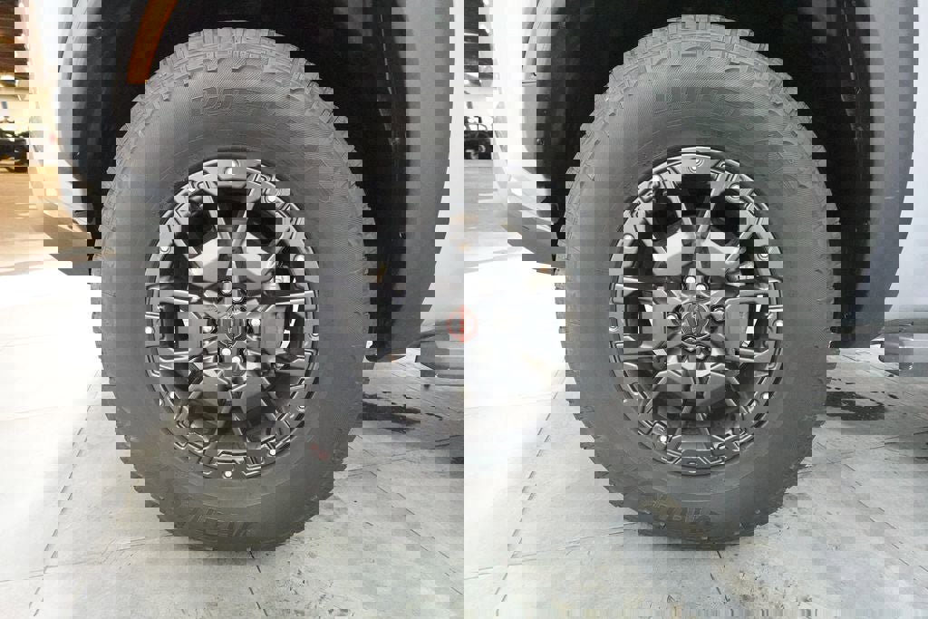 Used 2023 Nissan Frontier PRO-4X w/ Pro-4X Premium Package image 36