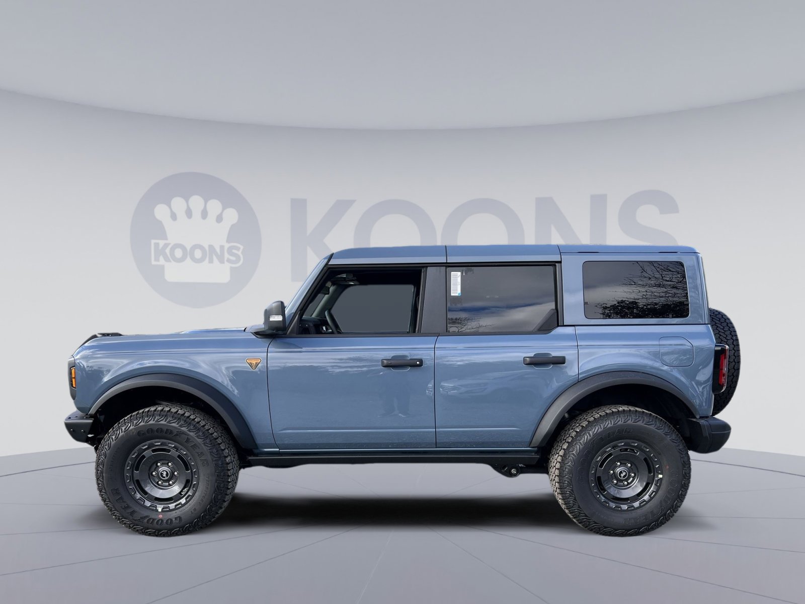 New 2025 Ford Bronco Badlands image 2