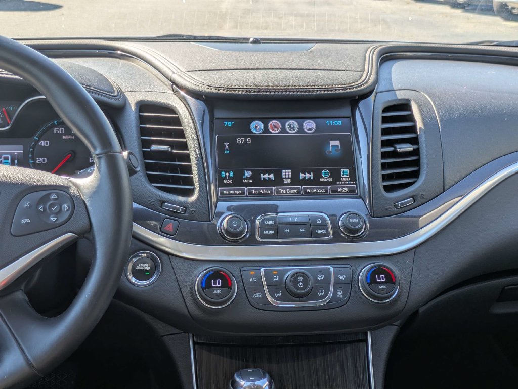 Used 2018 Chevrolet Impala LT FWD image 19