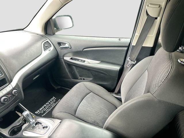 Used 2018 Dodge Journey SE image 23