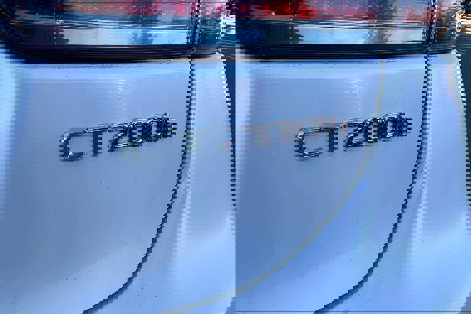 Used 2016 Lexus CT 200h image 9