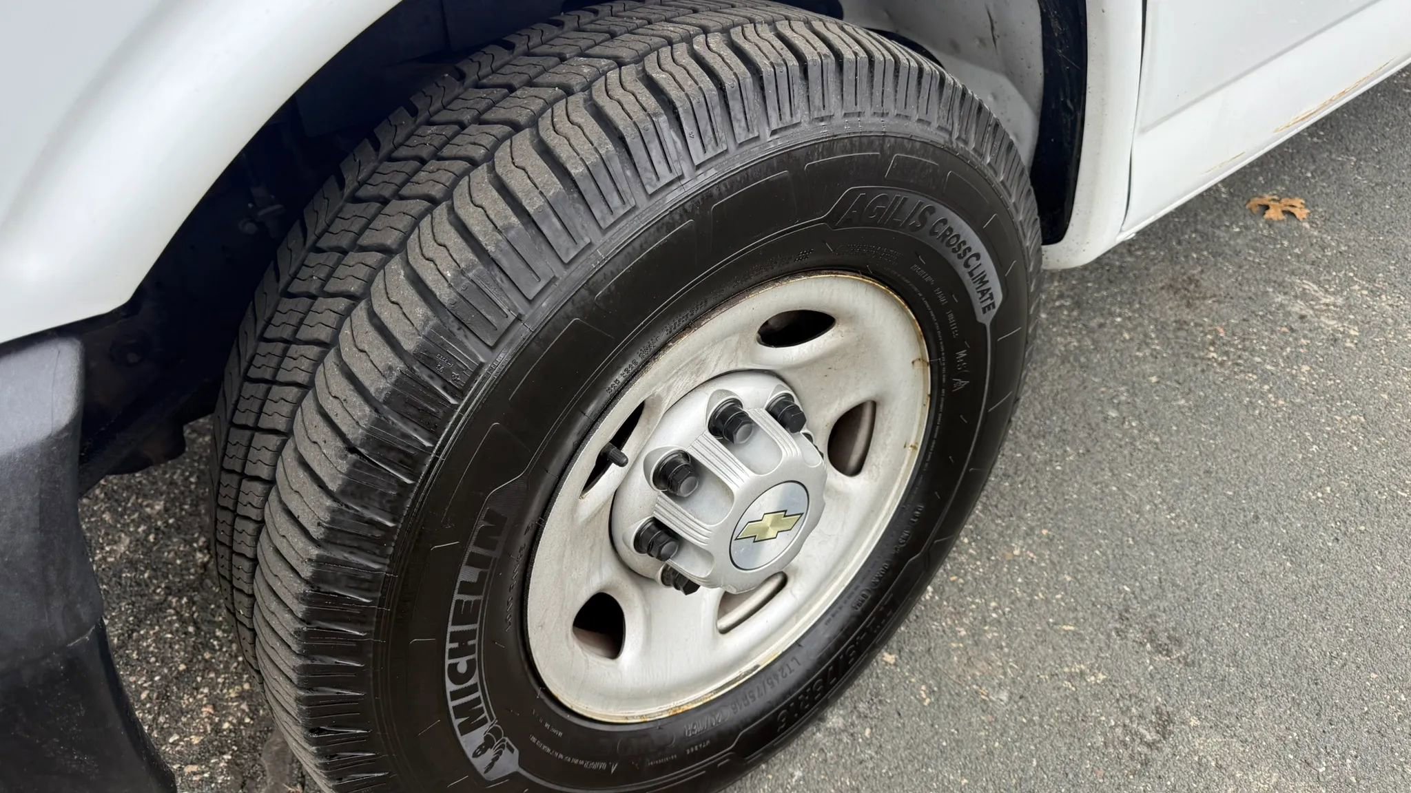 Used 2021 Chevrolet Express 2500 image 48