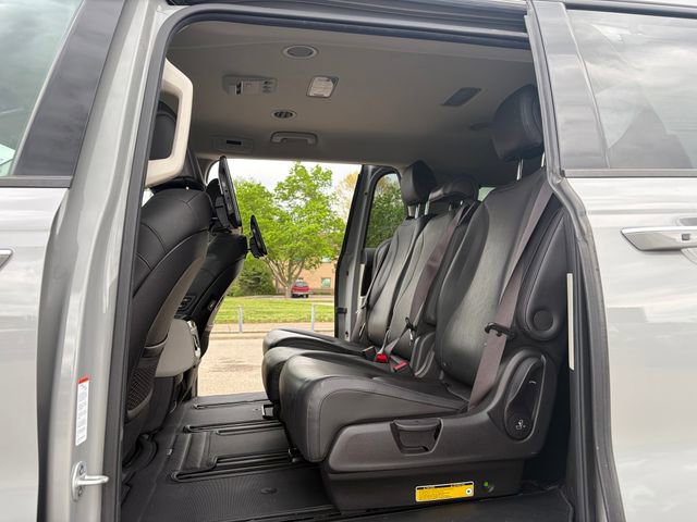 Used 2022 Kia Carnival SX FWD image 19