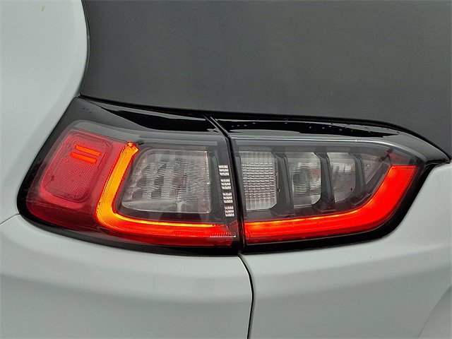 Used 2019 Jeep Cherokee Limited image 10