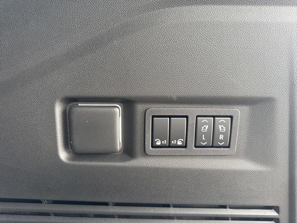 New 2026 GMC Yukon Elevation image 35