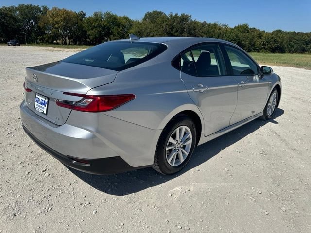 Used 2025 Toyota Camry LE FWD image 6