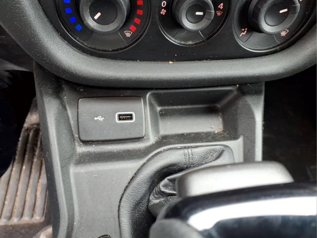 Used 2022 RAM ProMaster City Tradesman FWD image 10