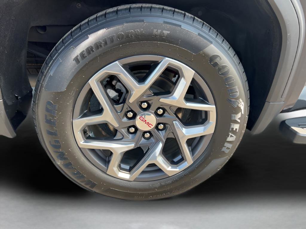 Used 2023 GMC Sierra 1500 SLT w/ SLT Premium Plus Package AWD/4WD image 9