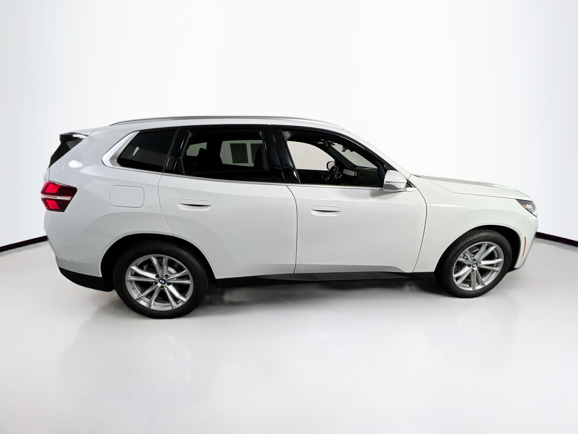 Used 2025 BMW X3 xDrive30i w/ Convenience Package image 4