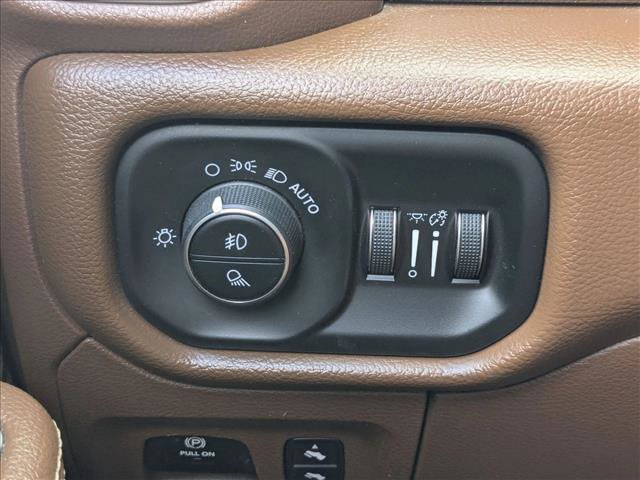 Used 2020 RAM 1500 Laramie RWD image 13