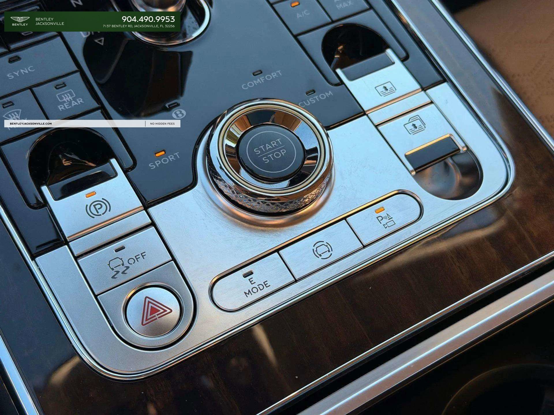 Used 2025 Bentley Flying Spur Plug-In Hybrid image 48