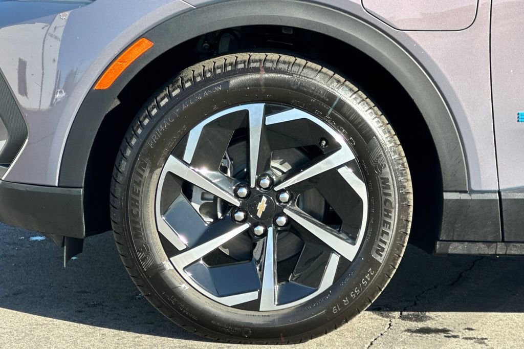 New 2026 Chevrolet Equinox EV LT FWD image 35