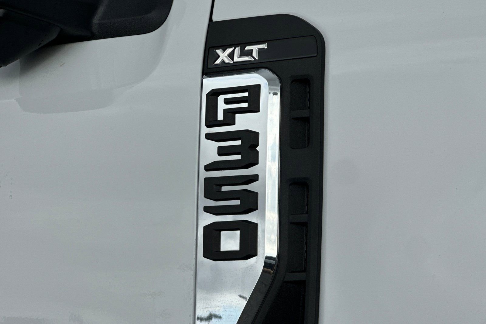 New 2026 Ford F350 XLT w/ XLT Premium Package image 25