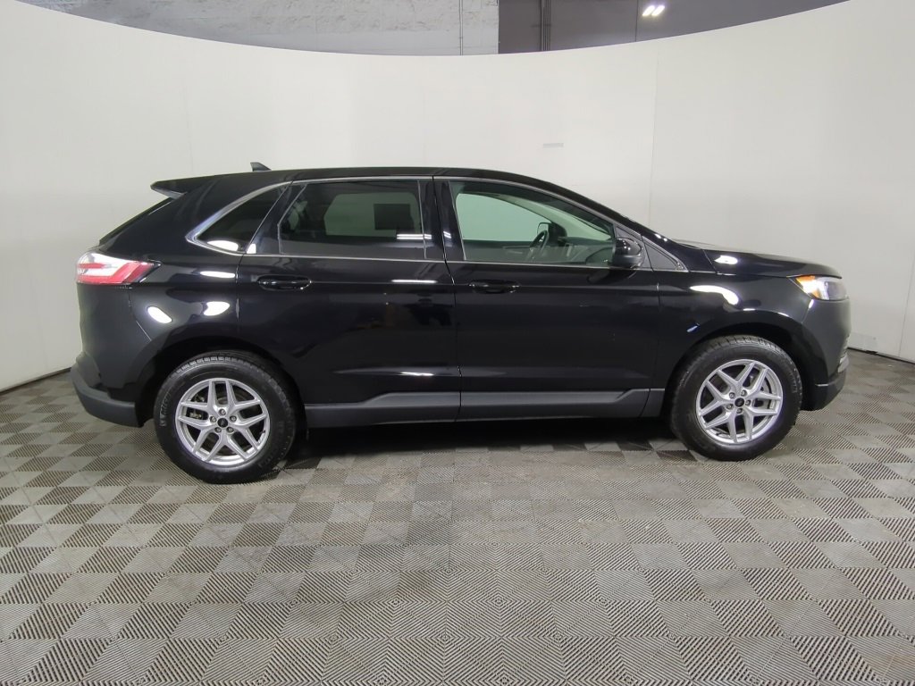 Certified 2024 Ford Edge SEL image 3