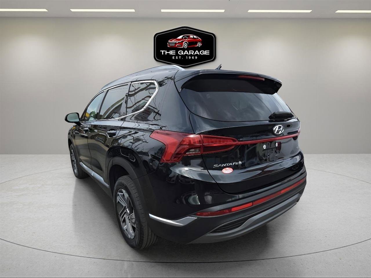 Used 2021 Hyundai Santa Fe SEL w/ Cargo Package AWD/4WD image 4