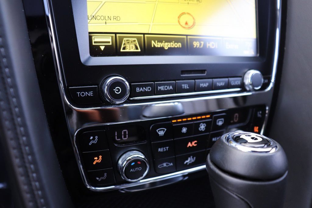 Used 2015 Bentley Flying Spur V8 AWD/4WD image 57