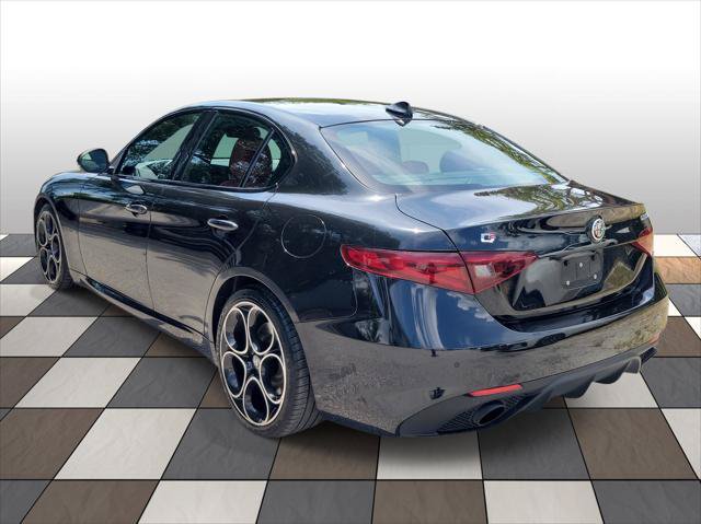 Used 2023 Alfa Romeo Giulia Veloce RWD image 6